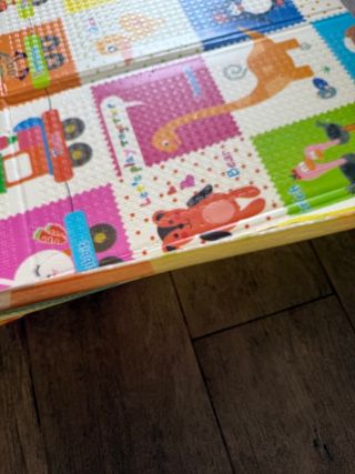 Tappeto gioco esagonale colorato per bambini
