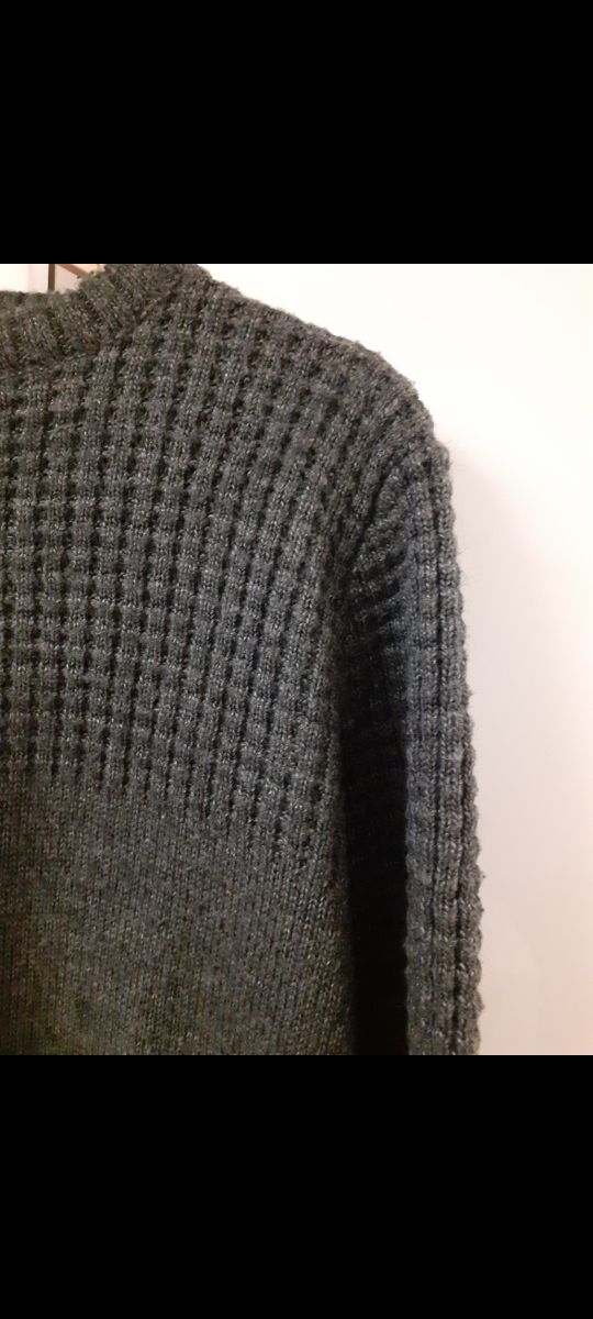 Jersey grueso hombre talla M gris verdoso