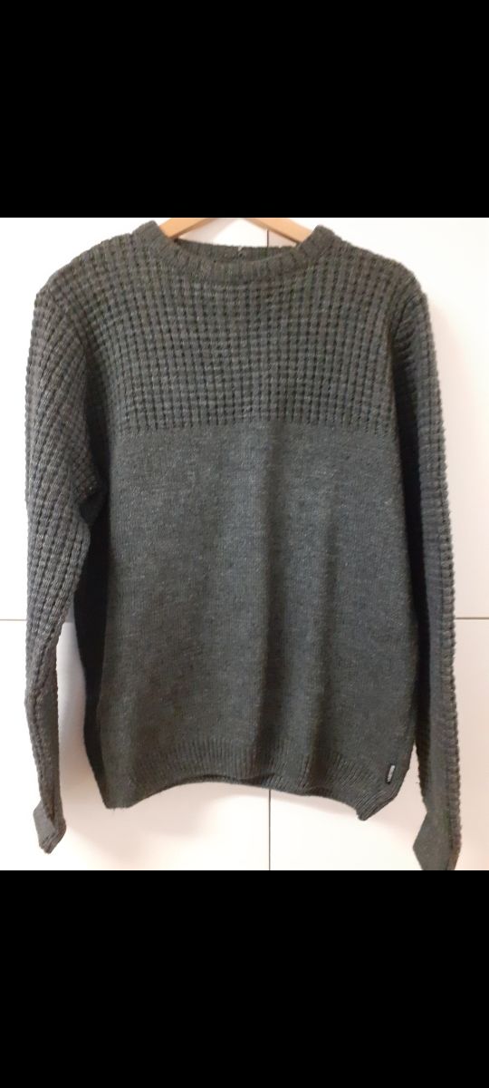 Jersey grueso hombre talla M gris verdoso