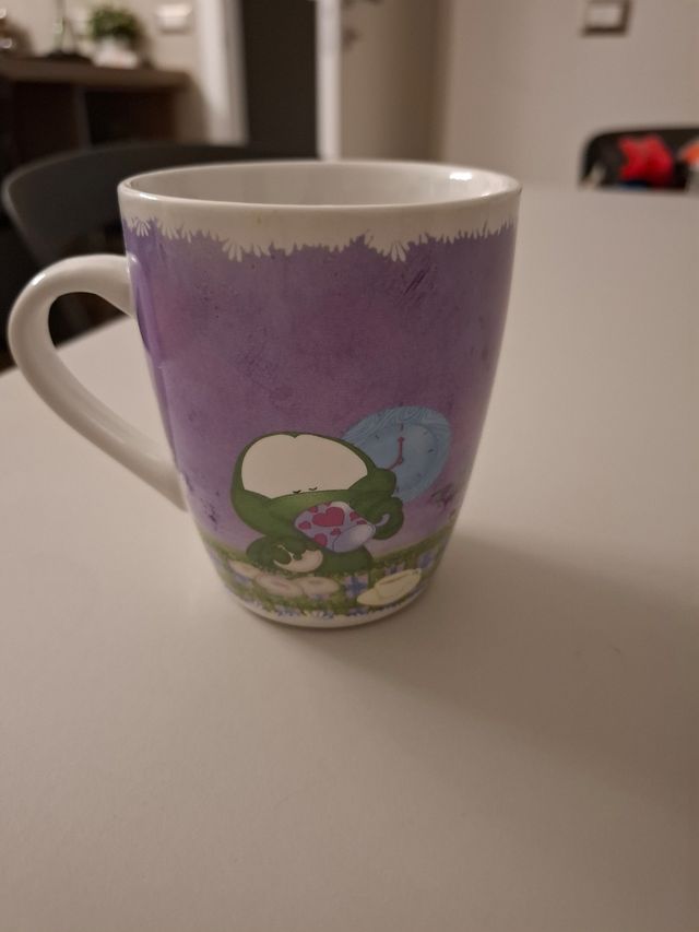 Tazza in ceramica con disegno