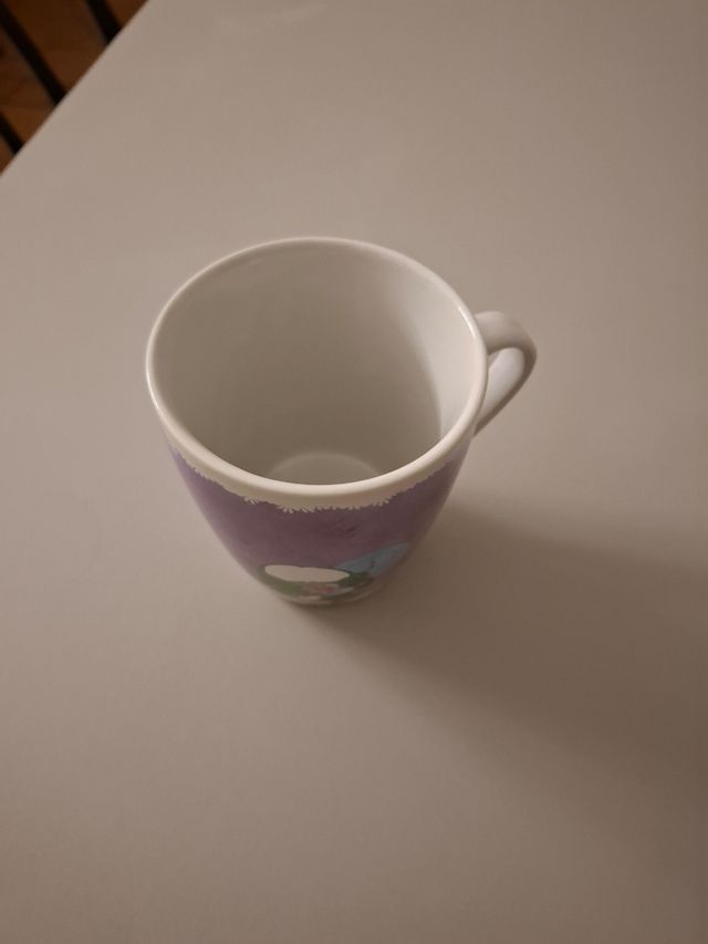 Tazza in ceramica con disegno