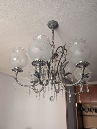 Lámpara colgante de cristal y metal plateado