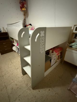 Cama infantil casi nueva