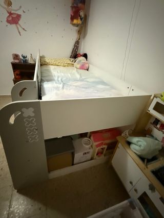 Cama infantil casi nueva