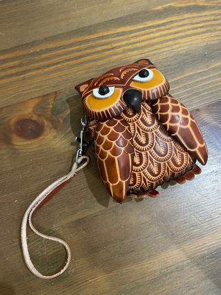 Monedero/Pitillera de Piel de Búho

sin marca
