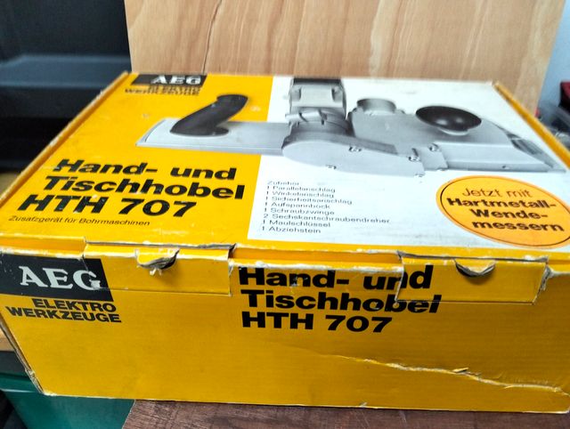 Cepillo de mano y lijadora AEG