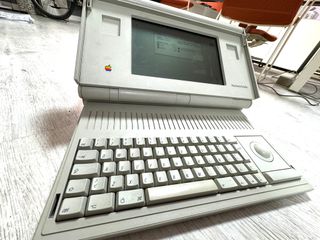 Apple Macintosh Portable 1989