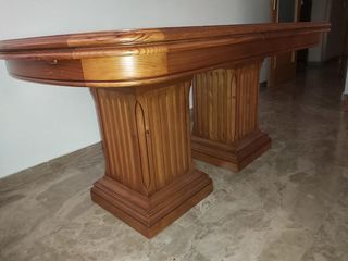 Mesa de salón de madera