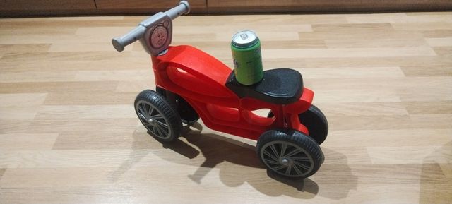 Moto correpasillos rossa per bambini + altalena