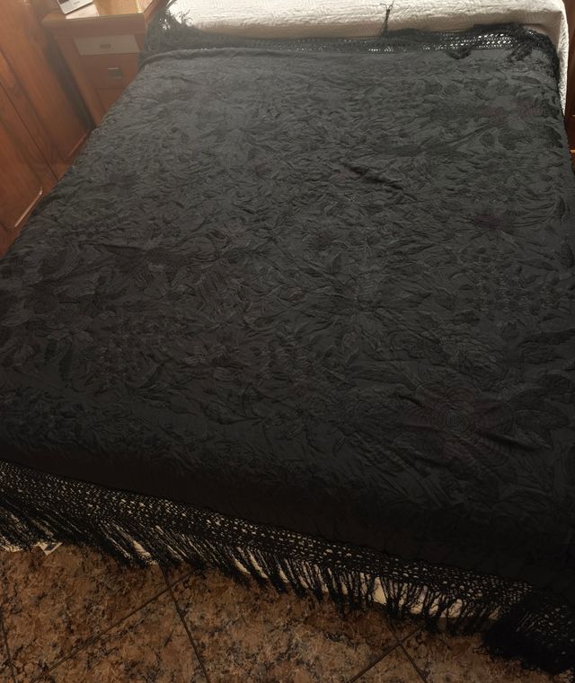 Manton de Manila Negro s XIX