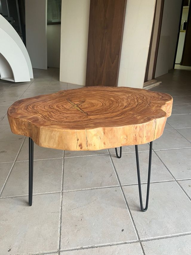 Tavolo basso in legno di Ulivo secolare
