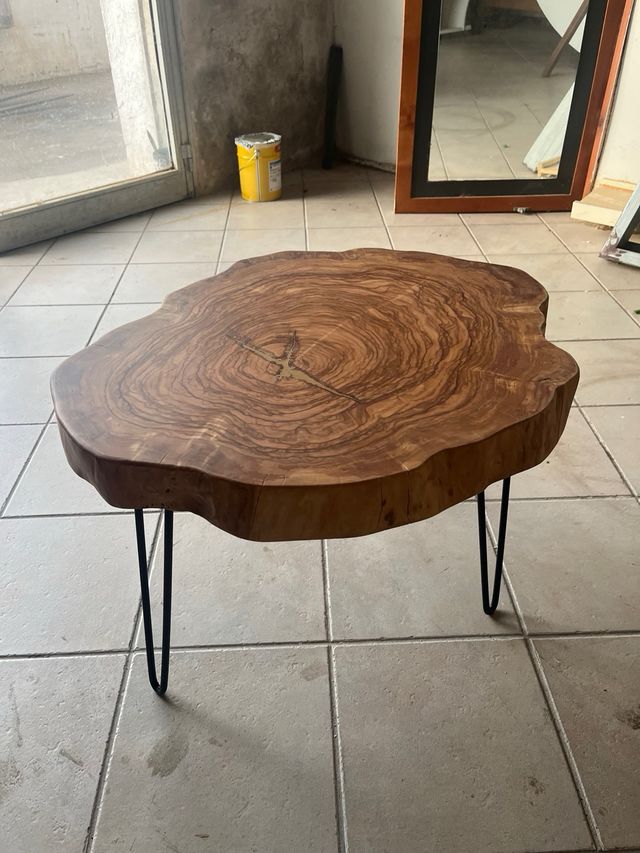 Tavolo basso in legno di Ulivo secolare