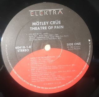 VINILO MOTLEY CRUE. THEATRE OF PAIN. EDICIÓN 1985.