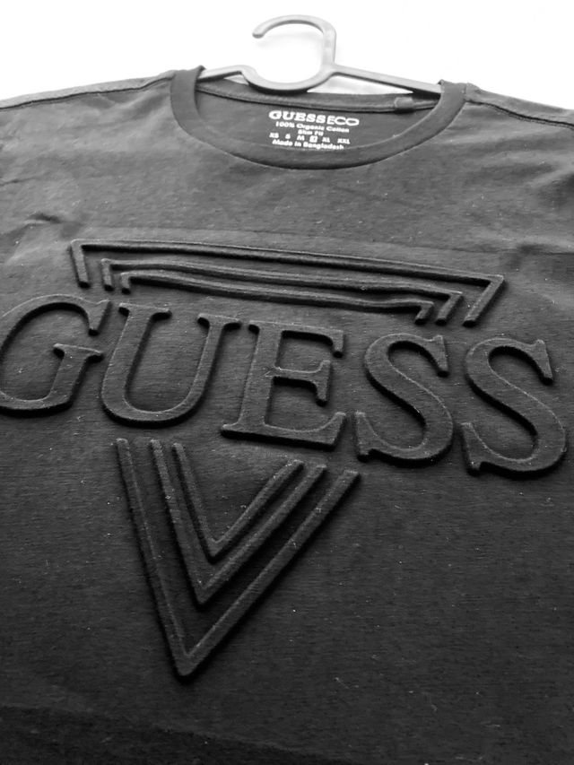 Camiseta Guess Negra Talla M