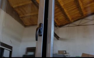 Ventana de aluminio oscilobatiente