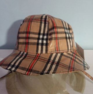 Gorro de lluvia a cuadros