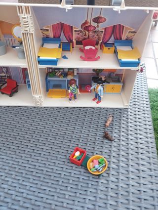 Casa maletín Playmobil con asa plegable