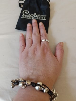 Pulsera Ciclon Cuero y Bolas Plata.
