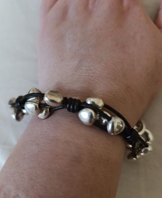 Pulsera Ciclon Cuero y Bolas Plata.