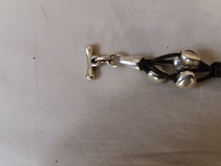 Pulsera Ciclon Cuero y Bolas Plata.