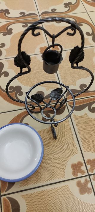 Cestello lavorato in metallo e porcellana