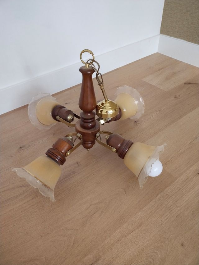 Lámpara de techo de madera y metal