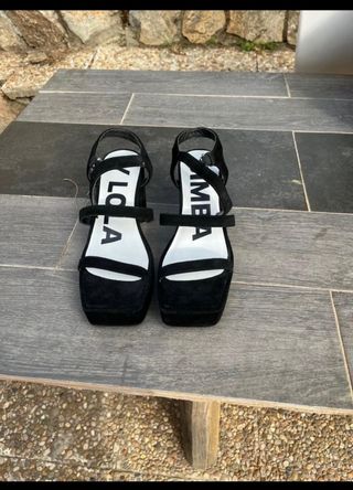 Sandalias Bimba y Lola Negras