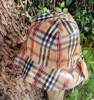 Gorro de lluvia a cuadros