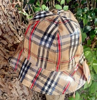 Gorro de lluvia a cuadros
