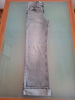 Vaquero recto gris.Talla 34.