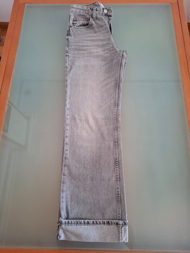 Vaquero recto gris.Talla 34.