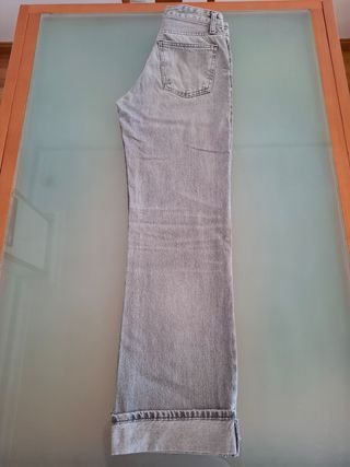 Vaquero recto gris.Talla 34.