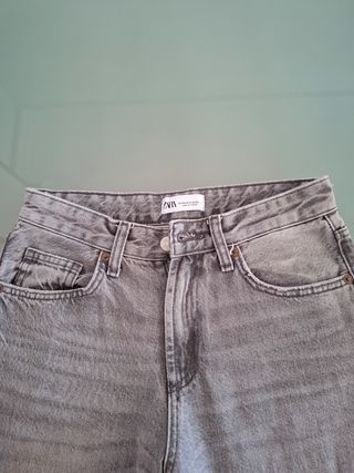 Vaquero recto gris.Talla 34.
