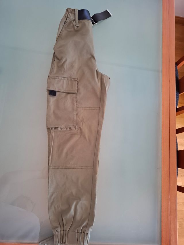 Pantalón Cargo Bershka Talla XS .(9-12años)