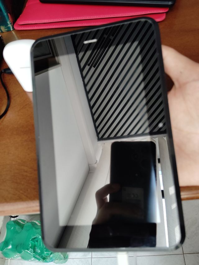 Tablet Nera con Cover