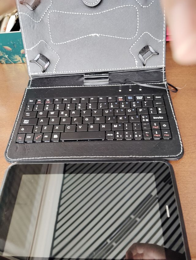 Tablet Nera con Cover