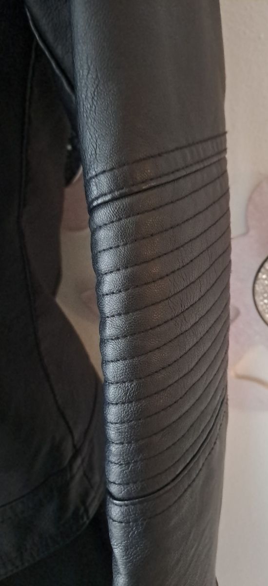 Giubbotto ecopelle nero biker