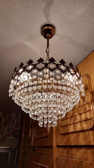 Lámpara colgante cristal dorada vintage antigua.