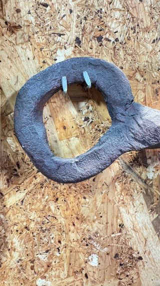 Llave antigua de carcelero forjada auténtica