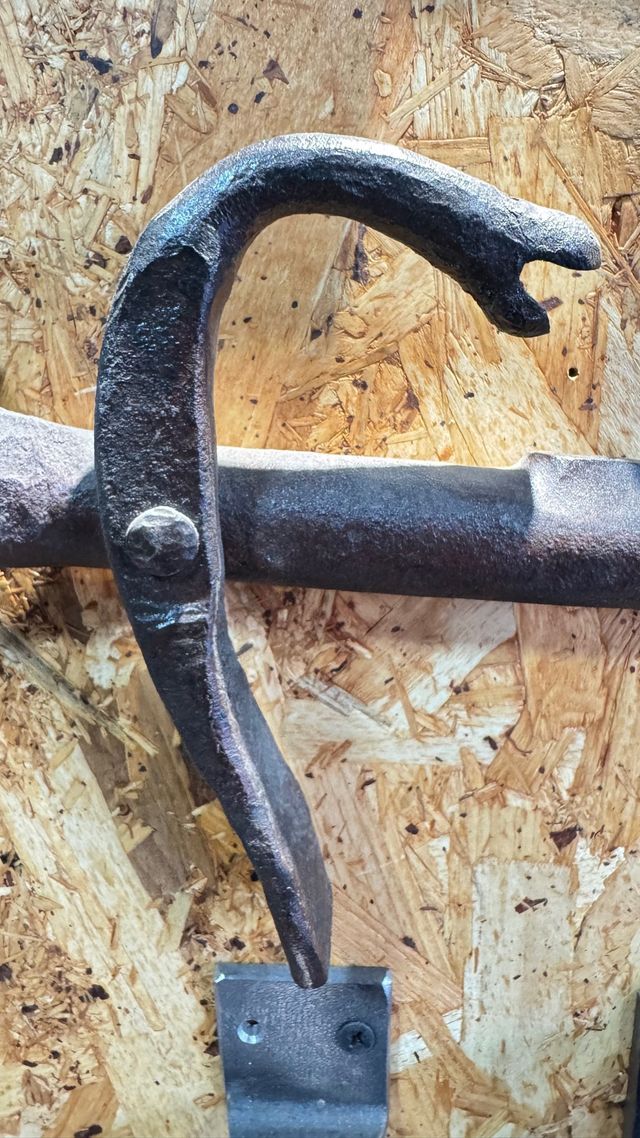 Llave antigua de carcelero forjada auténtica