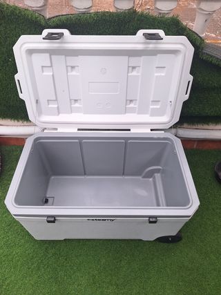 Nevera portátil con ruedas para pesca 120L 