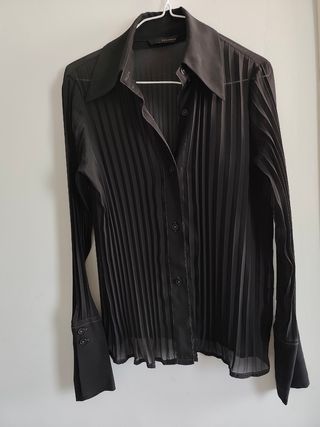 Camisa Plisada Negra Zara.Vintage.