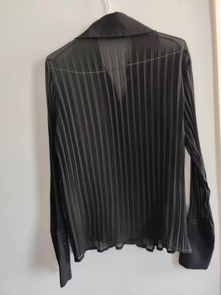 Camisa Plisada Negra Zara.Vintage.