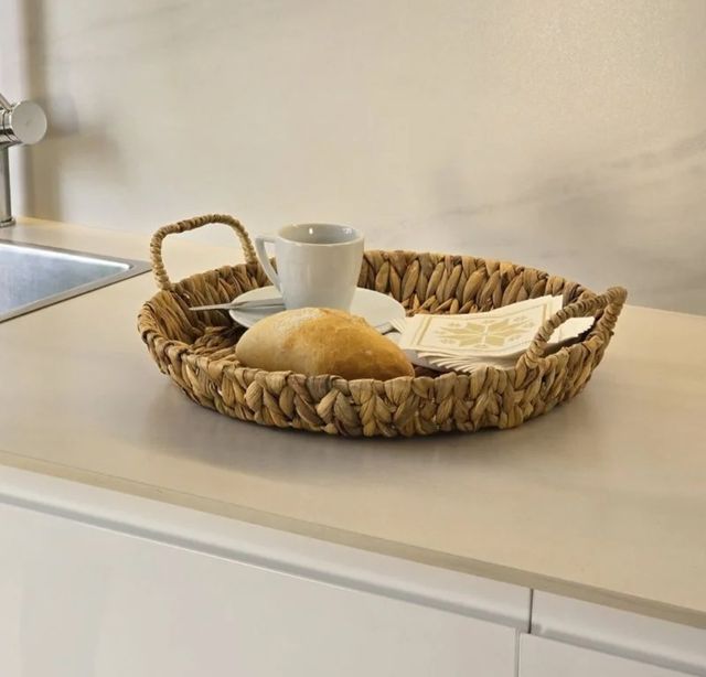 Tabuleiro redondo em fibra natural