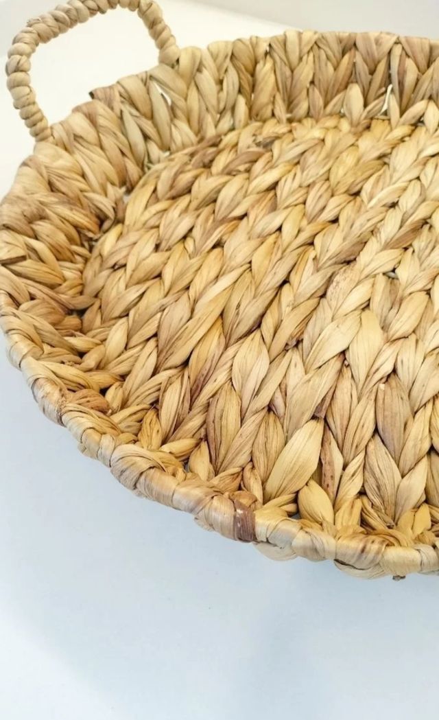 Tabuleiro redondo em fibra natural