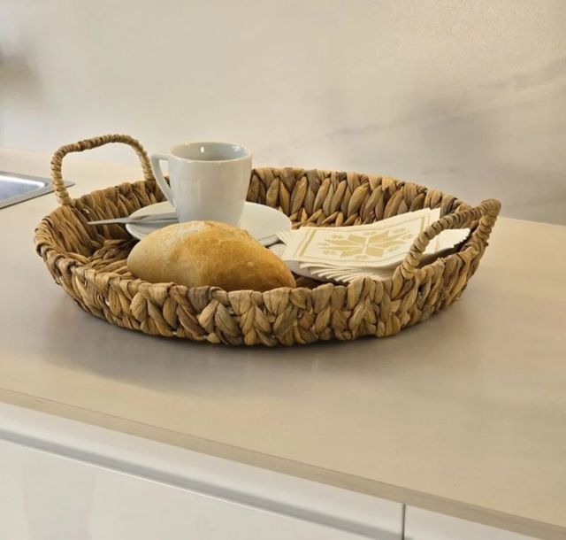 Tabuleiro redondo em fibra natural