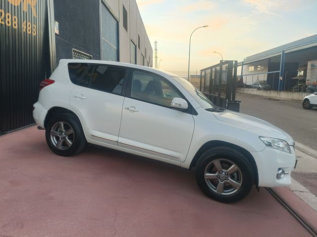 Toyota RAV4 2.2 D-4D, LIMITED EDITION