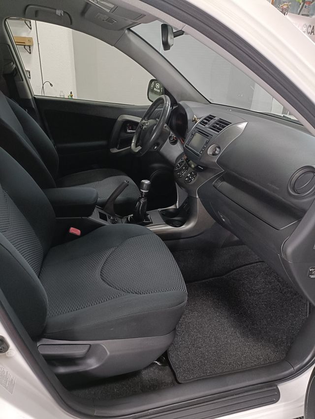 Toyota RAV4 2.2 D-4D, LIMITED EDITION