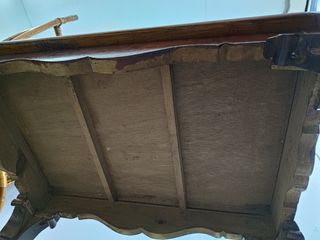 Mesa de centro con marquetería