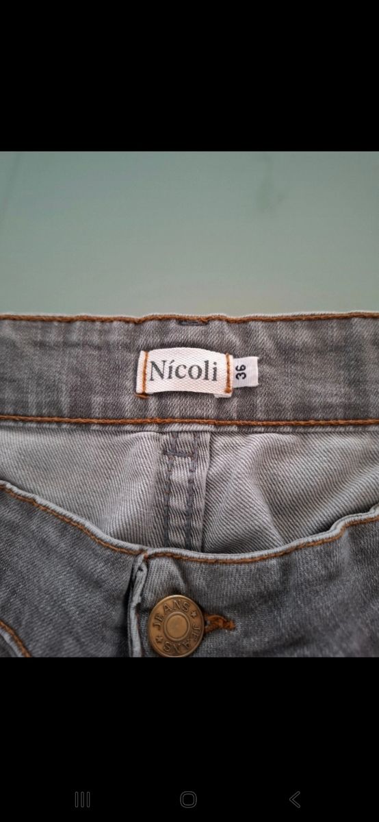 Vaqueros Nicoli Talla 36 Gris Tallan como una 34.